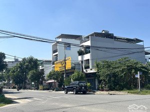 hàng độc bản. bán cặp đất sát sông, vị trí kim cương trong khu nam việt á. dt 10x20m. giá chỉ 22 tỷ