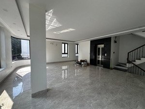 cho thuê nhà ngõ 76 duy tân - cầu giấy : diện tích 60m x 5 tầng, mặt tiền 4m, giá thuê 48tr/tháng