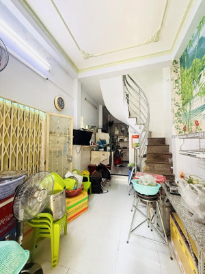 dương bá trạc q8 cách q1 chỉ cây cầu - 3 tầng btct hoàn công - 4pn 3 wc - hẻm thông.