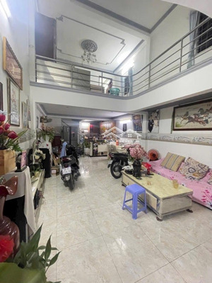 bán nhà 3 tầng - 60m2 - ra mt trục chính htp 40m - oto tận nơi - nhà bè - 4t9