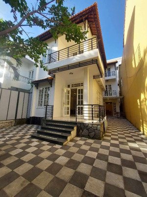 nhà phố lý thái tổ hội an sát ngã 4 hai bà trưng 15ty