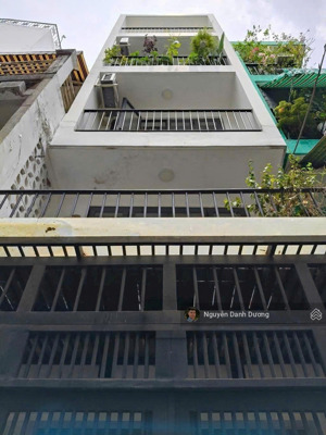 nhà dân xây cầu giấy - 6 phòng ngủ - 55m2, 5 tầng -trước nhà rộng 4m thoáng sáng -ngõ nông gần phố