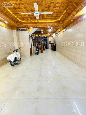 Bán nhà mặt phố Hà Tiên,Vĩnh Yên, Vĩnh Phúc. 5 tầng. Giá 10.9 tỷ