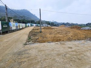 bán lô đất 100m² thổ cư tại hòa thạch. hai mặt đường trước sau, thoáng đẹp dễ quy hoạch công năng.