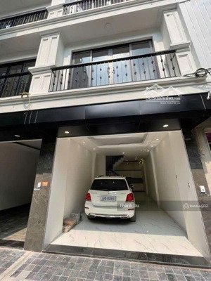 cho thuê nguyên căn 5 tầng phố trạm 50 m2 ngõ ô tô gần aeon mall , cầu vĩnh tuy giá 13 triệu / th