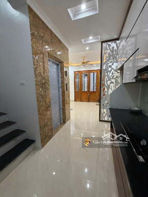 minh khai nhà mới tinh 35m,5 tầng thang máy chỉ hơn 7 tỷ-20m ra đường ô tô-miễn quy hoạch