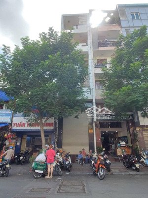 chủ hạ giá cần bán nhà mặt tiền đường yersin p.nguyễn thái bình quận 1.dt:4,1x17m2 giá 55 tỷ.