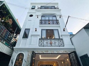 cần tiền căn nhà đường phạm ngọc thạch,quận 3.giá 4tỷ290 thương lượng.đang cho thuê 28 triệu/tháng