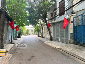 bán gấp nhà hẻm 4m đường trần hữu trang p11 phú nhuận dt 60m2 giá 2tỷ970 sổ hồng riêng đầy đủ