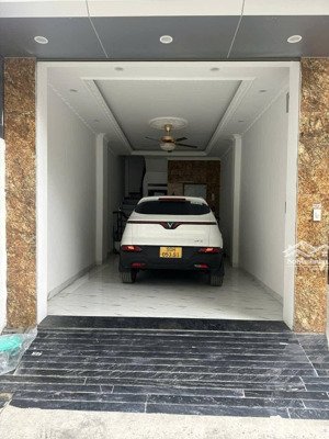 nhà tựu liệt, 6 tầng, ô tô vào, thang máy, 32m2, 8.5 tỷ