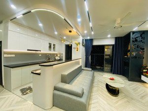 chính chủ bán ch sky park 128m2- 3pn -giá 13.2 tỷ căn góc hướng đn view hồ sđcc full nội thất đẹp