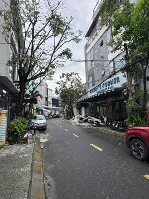 chủ cần ra đi nhanh căn nhà cấp 4 đường 5,5m với diện tích 106m2 ngang 5,2m chỉ 9 tỷ