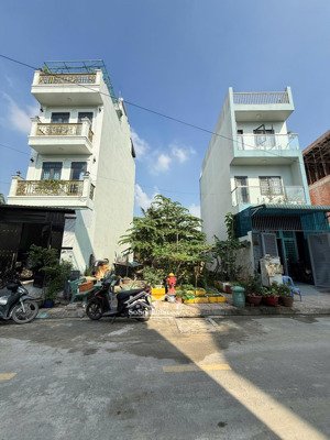 còn 1 lô giá rẻ khu phân lô đường 10m chỉ 3.299 tỷ gần chợ