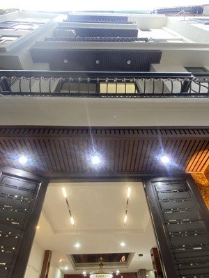 siêu phẩm phố trương định - nhà mới tinh thang máy 5 tầng 5 ngủ -full nội thất