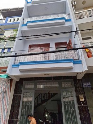 nhà mới 100%. đường chiến lược, bình tân. giá mềm cho anhem mua ở ạ