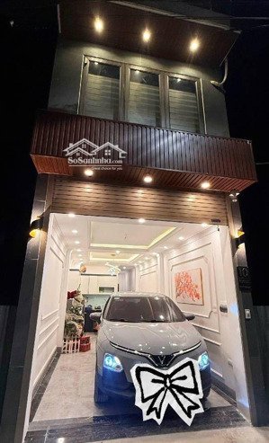 siêu phẩm thạch bàn, long biên, dt 40m, 6 tầng, thang máy, gara, tặng full nội thất giá nhỉnh 8 tỷ