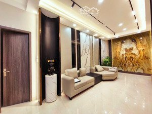 6 tầng thang máy nguyễn khánh toàn! xây mới tinh, nội thất xịn, gần công viên, 15m ra ô tô, ở sướng