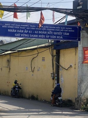 cần tiền bán nhanh lô đất 400m2 giá rẽ