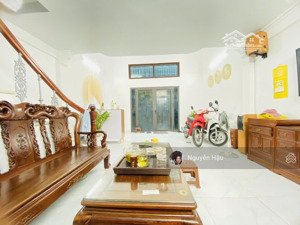 bán gấp ! thái thịnh ! nhà 35m2 lô góc mặt tiền 4.5m - gần phố - vài bước lên ô tô - cực hiếm