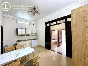 cho thuê 2pn1pk lớn - máy giặt riêng - có dịch vụ dọn phòng - lương định của q2