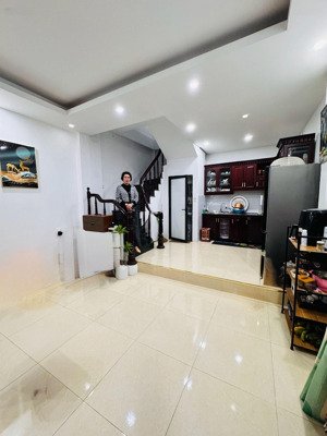 nhỉnh 8 tỷ có ngay nhà tân triều - mặt tiền cực đẹp - 15m ra mặt phố - dt 35m - 4 tầng - sổ đỏ đẹp