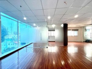 cho thuê văn phòng 60-100m2 ngăn sẵn phòng kính ngay tt võ văn tần q3, tòa nhà chính chủ