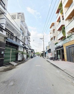 bán nhà đẹp 4 tầng 72m2 5pn sát khu tên lửa xe hơi đỗ cửa nhik 7 tỷ