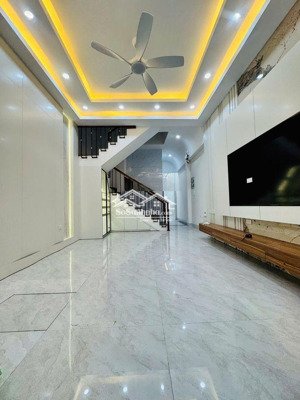 bán nhà phố trung văn 70mx3t thang máy, ô tô cách nhà 20m, giá 14.8 tỷ