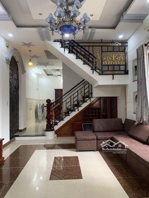 bán nhà mặt tiền quận 2 - ngay trung tâm - dọn vào ở ngay dịp tết 2026