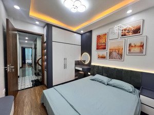 mới đét! 6t thang máy dịch vọng, 2 thoáng, full nt, ba gác đỗ cửa, 20m ra ô tô, sân thượng chill