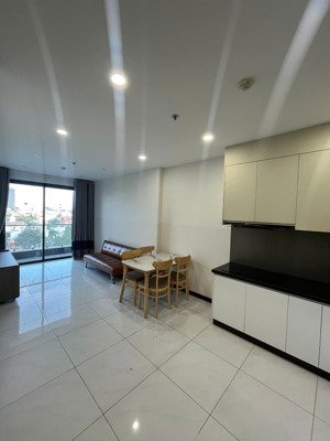 bán căn hộ skyview 2pn 79m2 có nội thất giá 2.3 tỷ