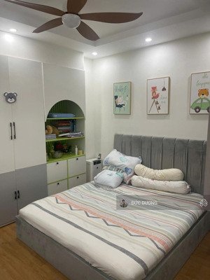 cực ngon- chỉ 320tr/m2, ngang 6,8m mặt tiền đinh tiên hoàng q1. 6,8x 20m 6 tầng -32 tỷ - dt 80tr/th