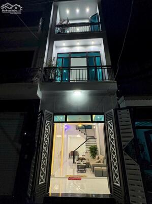 Bán nhà 3 tầng Bình Lộc –3PN, ô tô đỗ cửa, sát chợ giá 2.x tỷ