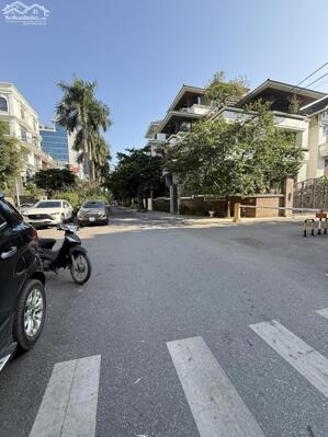 Bán Nhà Lô D Vườn Đào Lạc Long Quân Tây Hồ 238m2-4T MT15m Vỉa Hè 123 Tỷ.