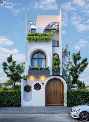 ️ Nhà mặt tiền/nhà trung tâm Bến Lức – 1 trệt 2 lầu, kinh doanh sinh lời