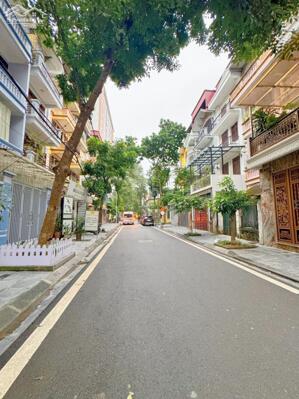 BÁN NHÀ KĐT ĐỊNH CÔNG. 90M2 - 5 TẦNG. THANG MÁY. LÔ GÓC. KINH DOANH.