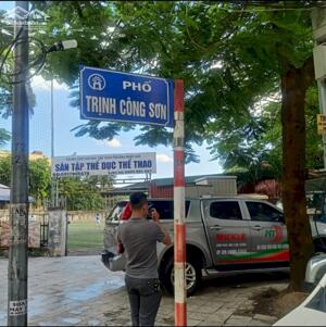 Bán nhà Chính Chủ, Trịnh Công Sơn, 42m2 x 5T x MT 6m, 30m ra phố, Nội thất xịn, View Hồ