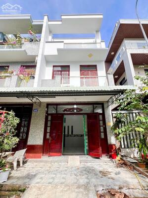 Cho thuê nhà đường b4 kdc hưng phú 1 gần đường lý thái tổ giá 10 triệu