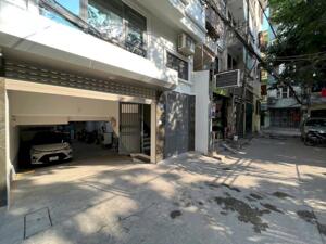 Cho thuê nhà ngõ Chùa Láng, Đống Đa 80m x 5T giá 29 triệu Ô TÔ DỪNG ĐỖ - KD