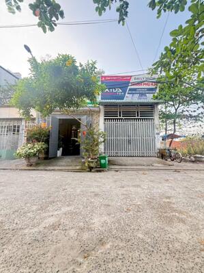 Nhà cấp 4 SHR 1/Bùi Văn Ngữ-Thới Tam Thôn-Hóc Môn.Dt 4x21~83m2~có lững~4,55ty