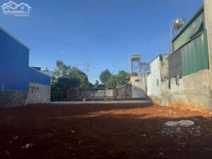 4 lô liền kề nở hậu hẻm Phạm Ngũ Lão p.Buôn Ma Thuột (trong vành đai)