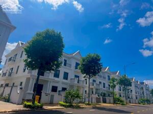 Biệt thự Song lập đường Hướng Dương 50m 2 mặt tiền view hồ bơi giá tốt