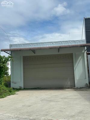 Kho 310m2 mặt tiền Hoàng Quốc Việt