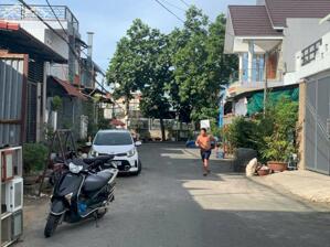 BÁN LÔ ĐẤT VỊ TRÍ ĐẸP DT 100M2, ĐƯỜNG 3 XE HƠI NÉ NHAU PHƯỜNG TAM HÒA.