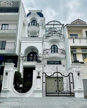 Bán gấp biệt thự 8x20m hầm 4 tầng thang máy Villas Thủ Thiêm, rẻ hơn thị trường 6 tỷ lời ngay