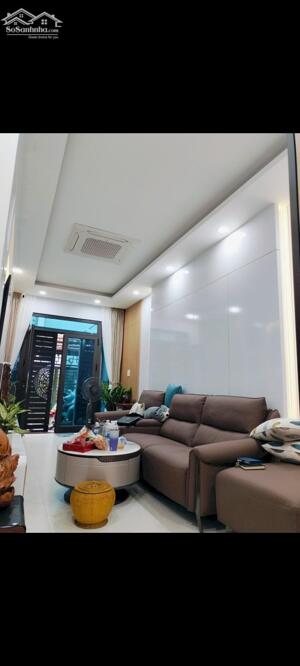 Bán nhà Hoàng Hoa Thám 35m2 nhà mới kinh doanh tốt 2 thoáng nở hậu 13.5 tỷ