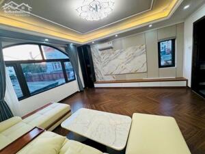 NHÀ PHÂN LÔ- PHỐ ĐỖ QUANG- VỊ TRÍ ĐẮC ĐỊA- KINH DOANH KHỦNG- Ô TÔ TRÁNH- VỈA HÈ.