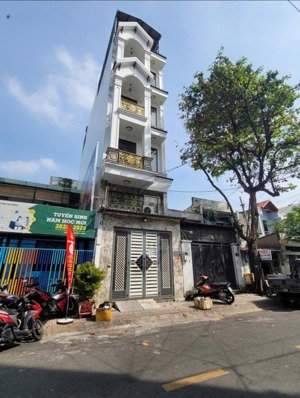 ngay trung tâm quận tân phú chỉ 14,5 tỷ tl, nhà 6 tầng có thang máy!