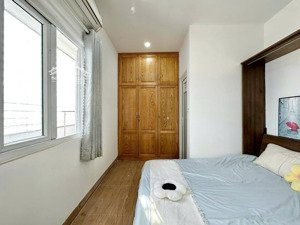 cho thuê căn studio full nội thất cửa sổ trời thoáng mát, có thang máy hồ bá kiện, quận 10