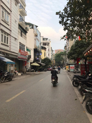 bán nhà trường chinh lô góc ở ngay đón tết 55 mét giá 14 tỷ chín gara ô tô.